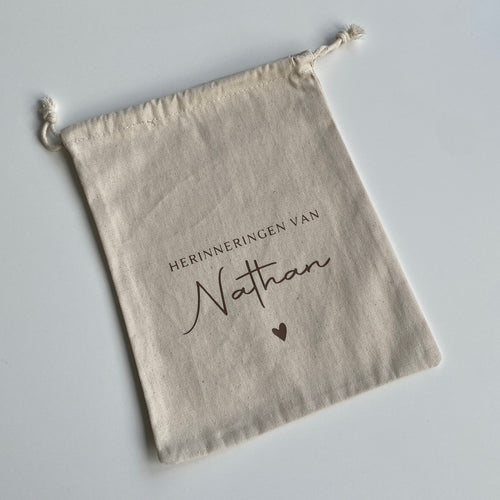 SHOWMODEL NATHAN - Bewaarzakje met naam - Herinneringen van Nathan (15x20 cm)