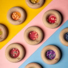 Afbeelding in Gallery-weergave laden, Petit Boum - Sensorische Donut - Aardbei