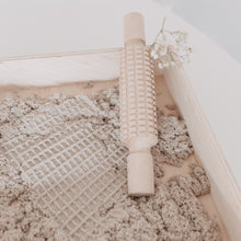 Afbeelding in Gallery-weergave laden, Houten Patroon Rollers kinetisch zand en klei (Set van 4) - Sensorisch spelen